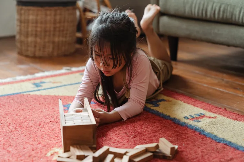 Hands On, Screens Off: What Happens to Kids' Brains When Parents Make the Switch to Physical Play